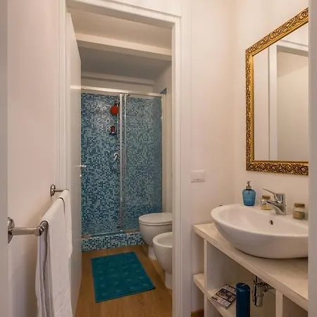 Fashion District Apartment *